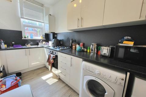 1 bedroom flat to rent, Central Road, West Didsbury, Manchester, M20