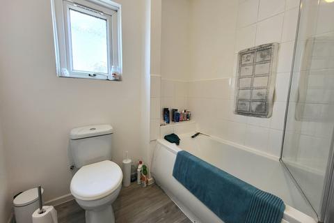 1 bedroom flat to rent, Central Road, West Didsbury, Manchester, M20