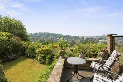 6 Abbot Road, Guildford, GU1 3TA