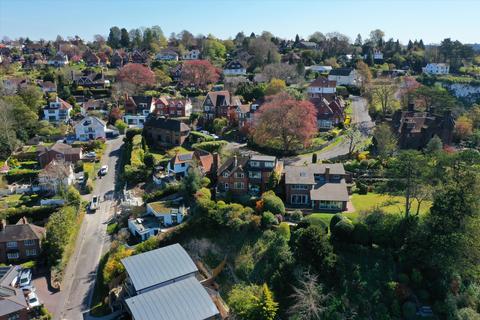 6 Abbot Road, Guildford, GU1 3TA