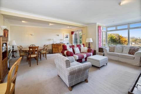 6 Abbot Road, Guildford, GU1 3TA
