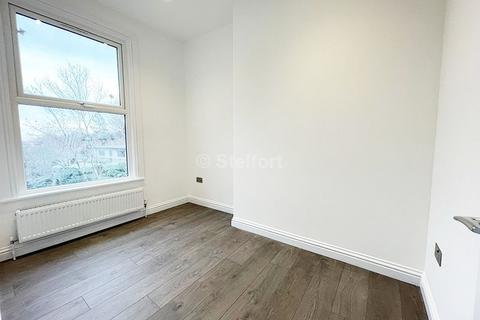 2 bedroom flat for sale, Archway Road, London, N6