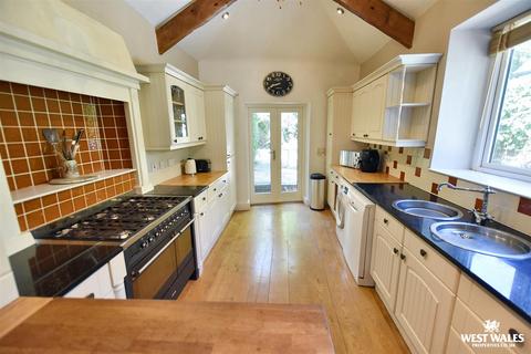 4 bedroom townhouse for sale, Haverfordwest