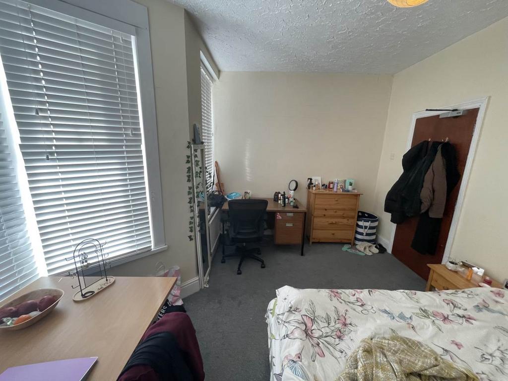 First Floor Front Be