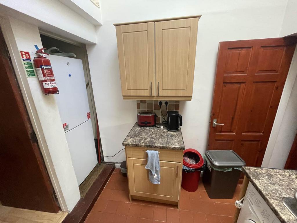 Kitchen Reverse