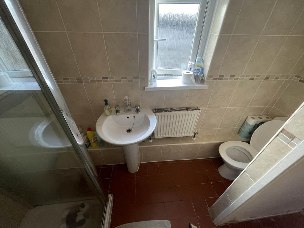 Ground Floor Shower