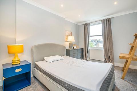 3 bedroom flat to rent, Nevern Square, London SW5