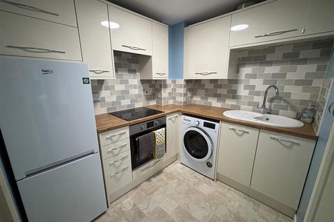 2 bedroom flat for sale, New Park Street, Devizes, SN10