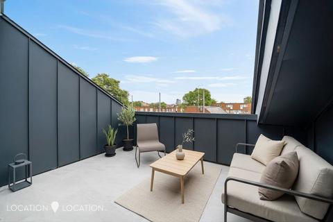 1 bedroom flat for sale, 58 Roman Way, London, N7