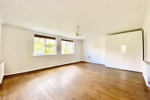 Flat 8, The Devonshires, 10 Burgh Heath Road, Epsom, KT17 4LJ