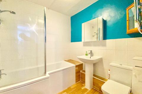 Flat 8, The Devonshires, 10 Burgh Heath Road, Epsom, KT17 4LJ
