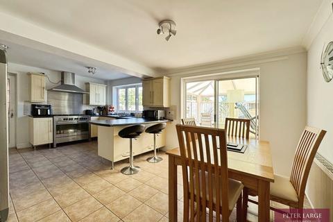 4 bedroom detached house for sale, St Marys Court, Rhyl, Denbighshire LL18 3RA