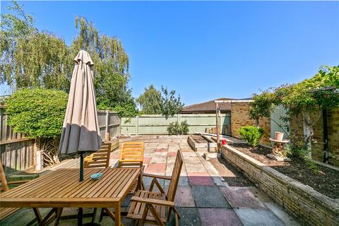 2 bedroom bungalow for sale, Hollybank Close, Middlesex