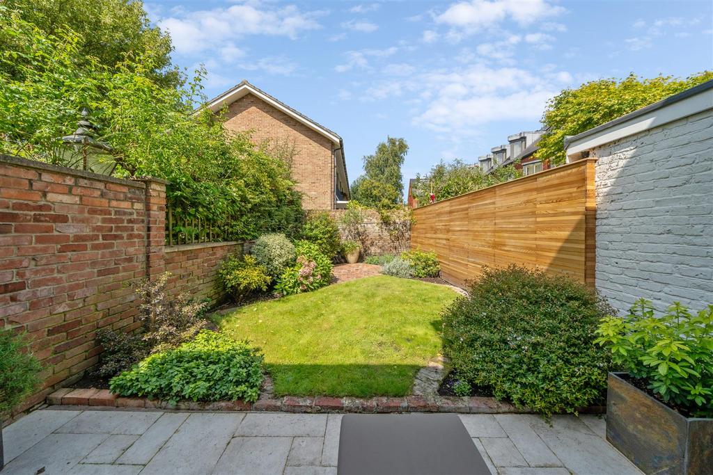 Glebe Street, W4 - FOR SALE