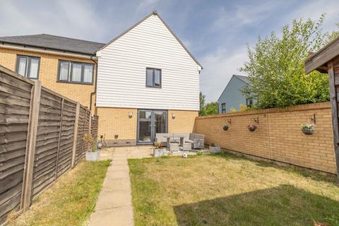 7 Bond Close, Faversham, ME13 7GB