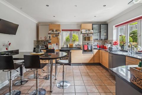 5 bedroom detached house for sale, Lincoln Road, Chalfont  Heights, Gerrards Cross, Buckinghamshire