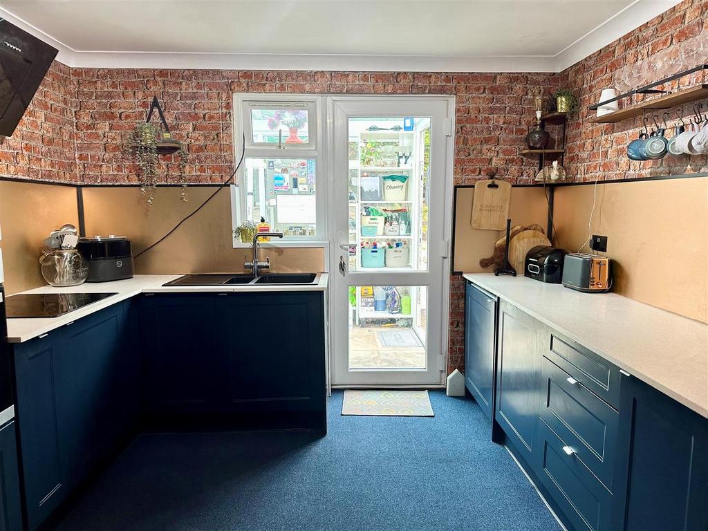 Kitchen 4.jpg