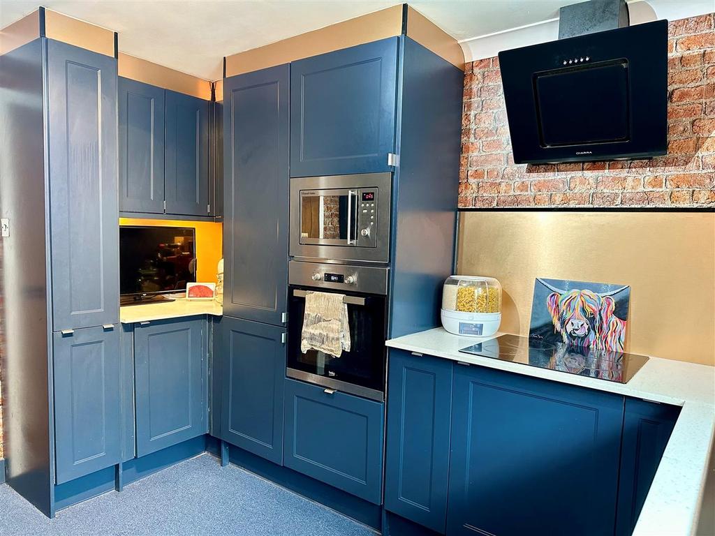 Kitchen 3.jpg