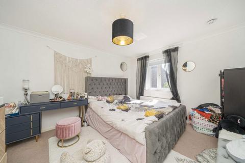 3 bedroom detached house for sale, Gresham Road, Hampton TW12