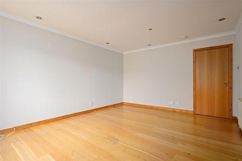 3 Jedburgh Place, PH1 1SJ