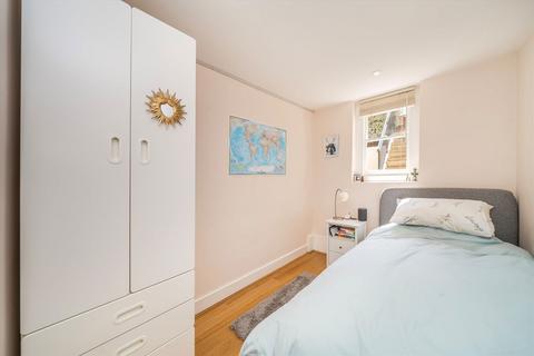 55a Woodland Rise, London, N10 3UN