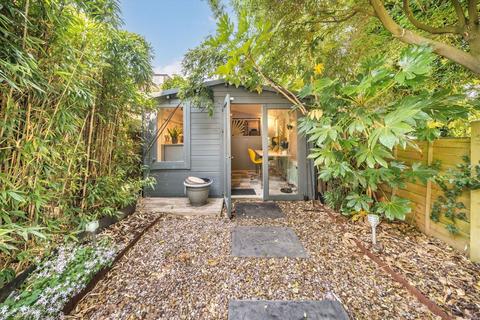 55a Woodland Rise, London, N10 3UN