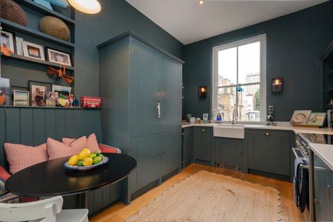 4 bedroom flat for sale, Sussex Street, London SW1V