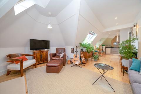 3 bedroom flat for sale, Anson Road, London N7