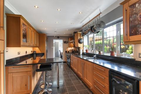 32 Billings Hill Shaw, Hartley, Longfield, DA3 8EU