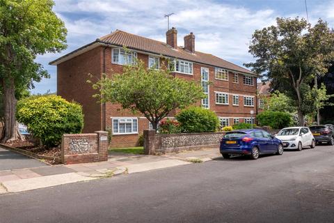 3 bedroom flat for sale, Shakespeare Road, Worthing