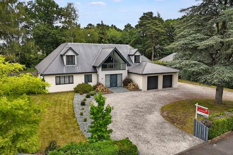 4 bedroom detached house for sale, Ferndown