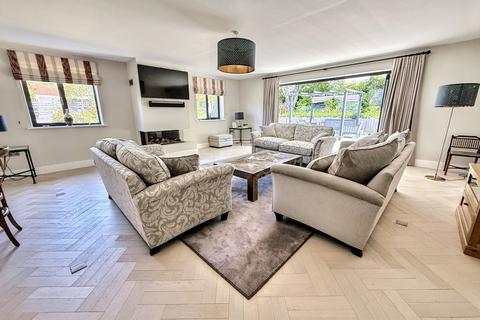4 bedroom detached house for sale, Ferndown