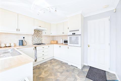 undefined, Plumtree Park, Bircotes, Doncaster, Nottinghamshire, DN11