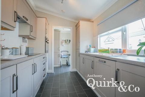 undefined, Maplewood, Canvey Island, SS8