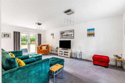 1 Bramley Close, Toddington, Cheltenham, GL54 5ED