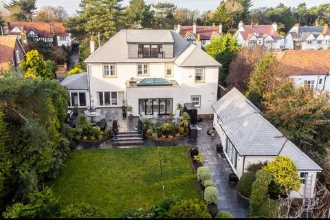 6 bedroom detached house to rent, Waterloo Road, Southport PR8