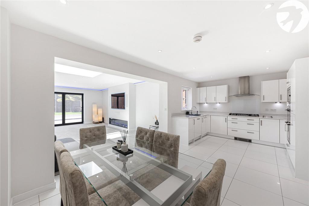 Kitchen/Dining