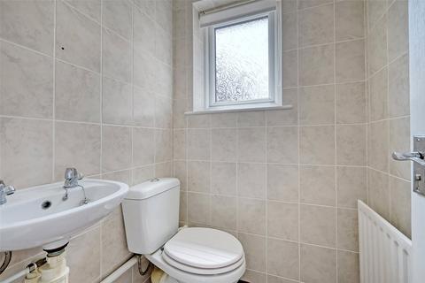 6 Roding Close, Great Wakering, Southend-on-sea, SS3 0AE