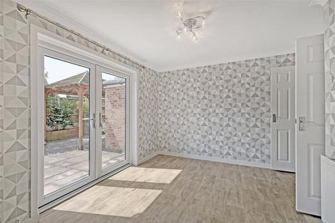 6 Roding Close, Great Wakering, Southend-on-sea, SS3 0AE