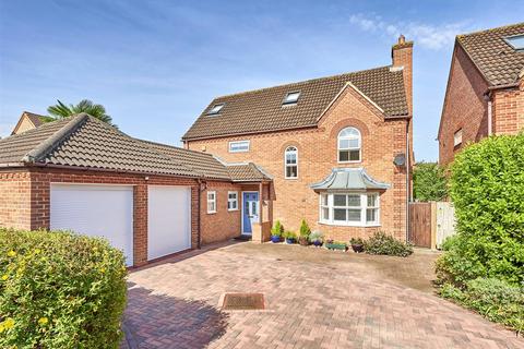 5 bedroom detached house for sale, Primrose Close, Bishop's Stortford CM23