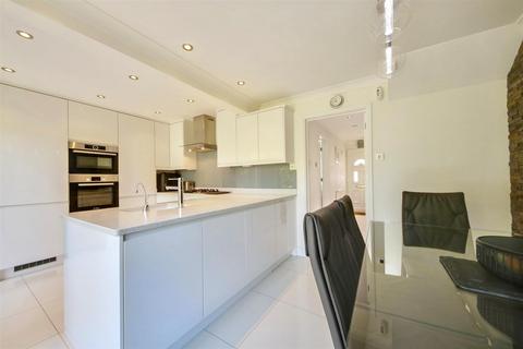undefined, Wayside, Shenley
