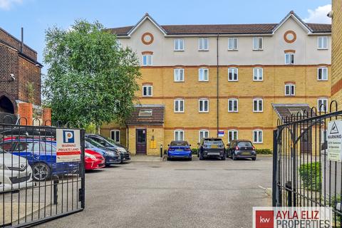1 bedroom flat for sale, St. Pauls Way, London, E3
