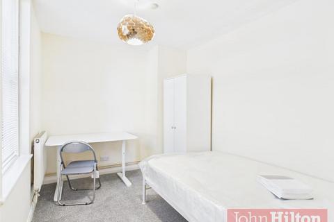1 bedroom in a house share to rent, The Highway, Brighton