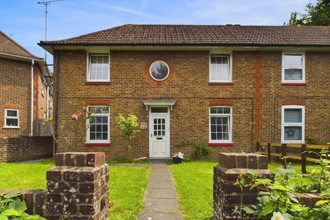 5 bedroom semi-detached house to rent, The Highway, Brighton