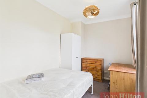 5 bedroom semi-detached house to rent, The Highway, Brighton