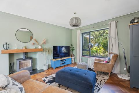 10 Ash Grove, Amersham, HP6 5QU