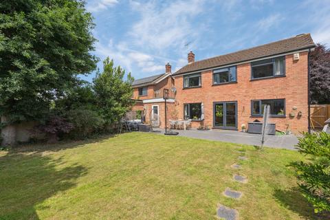 10 Ash Grove, Amersham, HP6 5QU