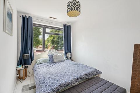 10 Ash Grove, Amersham, HP6 5QU