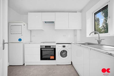 2 bedroom flat for sale, Pittman Gardens, Ilford IG1