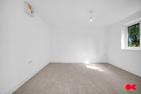 2 bedroom flat for sale, Pittman Gardens, Ilford IG1